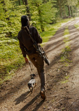 Portrait of a huntress from the photoseries Hunting by Francesco Futterer, a freelance photographer based in Mannheim 
